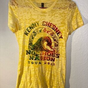 Yellow 2013 Kenny Chesney Tour T-Shirt Size Large